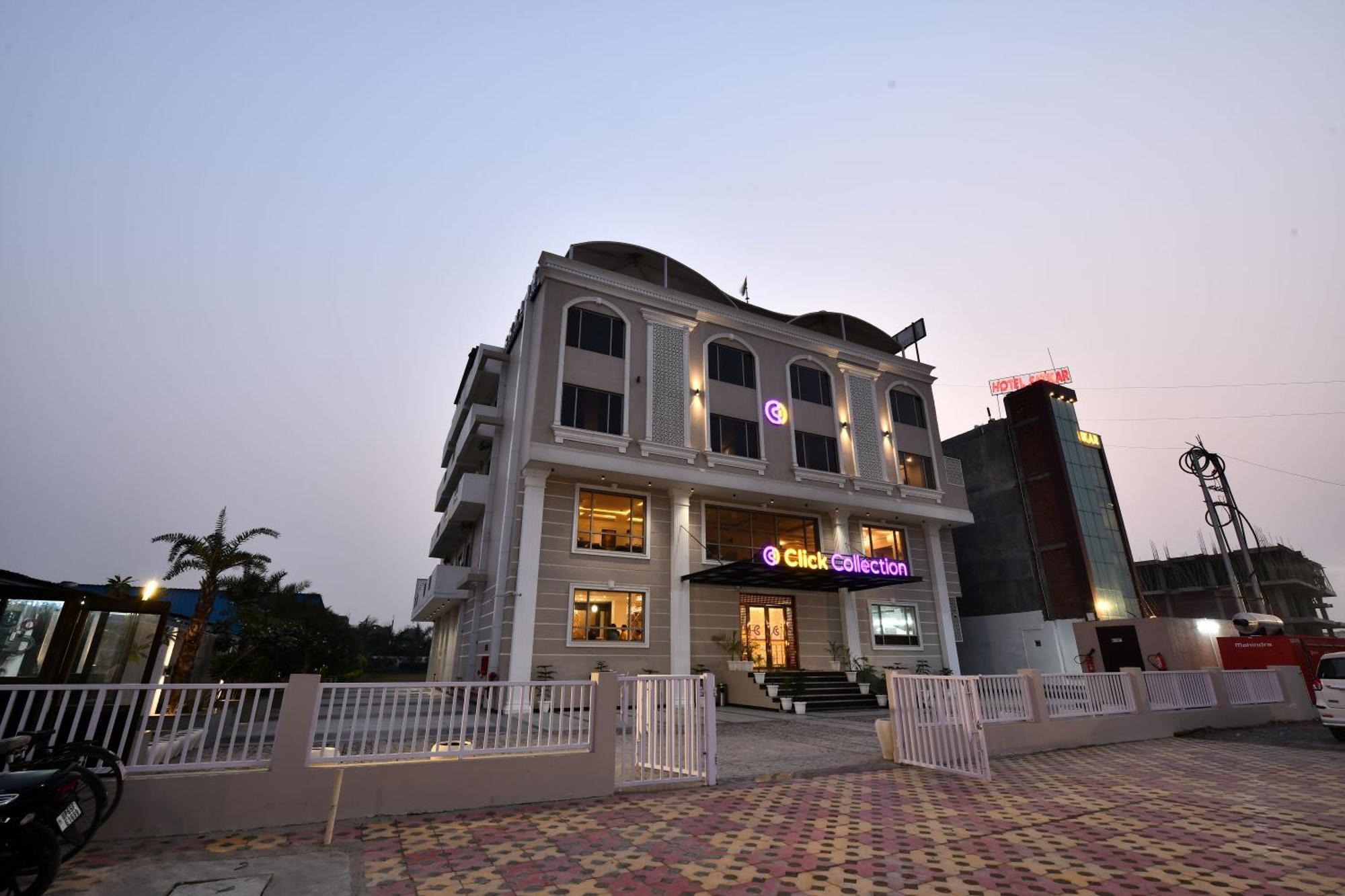 Click Collection Grand Gateway Benares Buitenkant foto