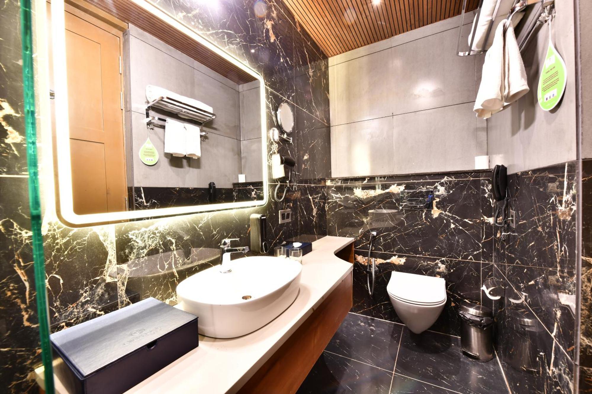 Click Collection Grand Gateway Benares Buitenkant foto