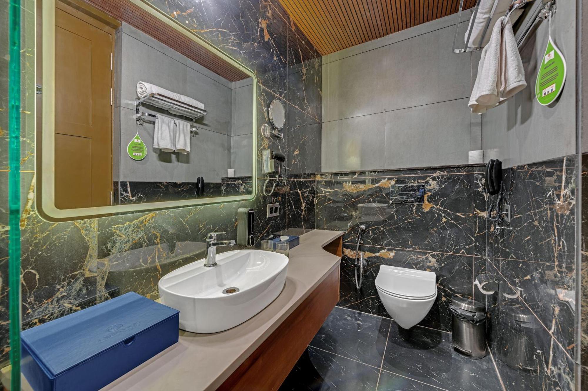 Click Collection Grand Gateway Benares Buitenkant foto