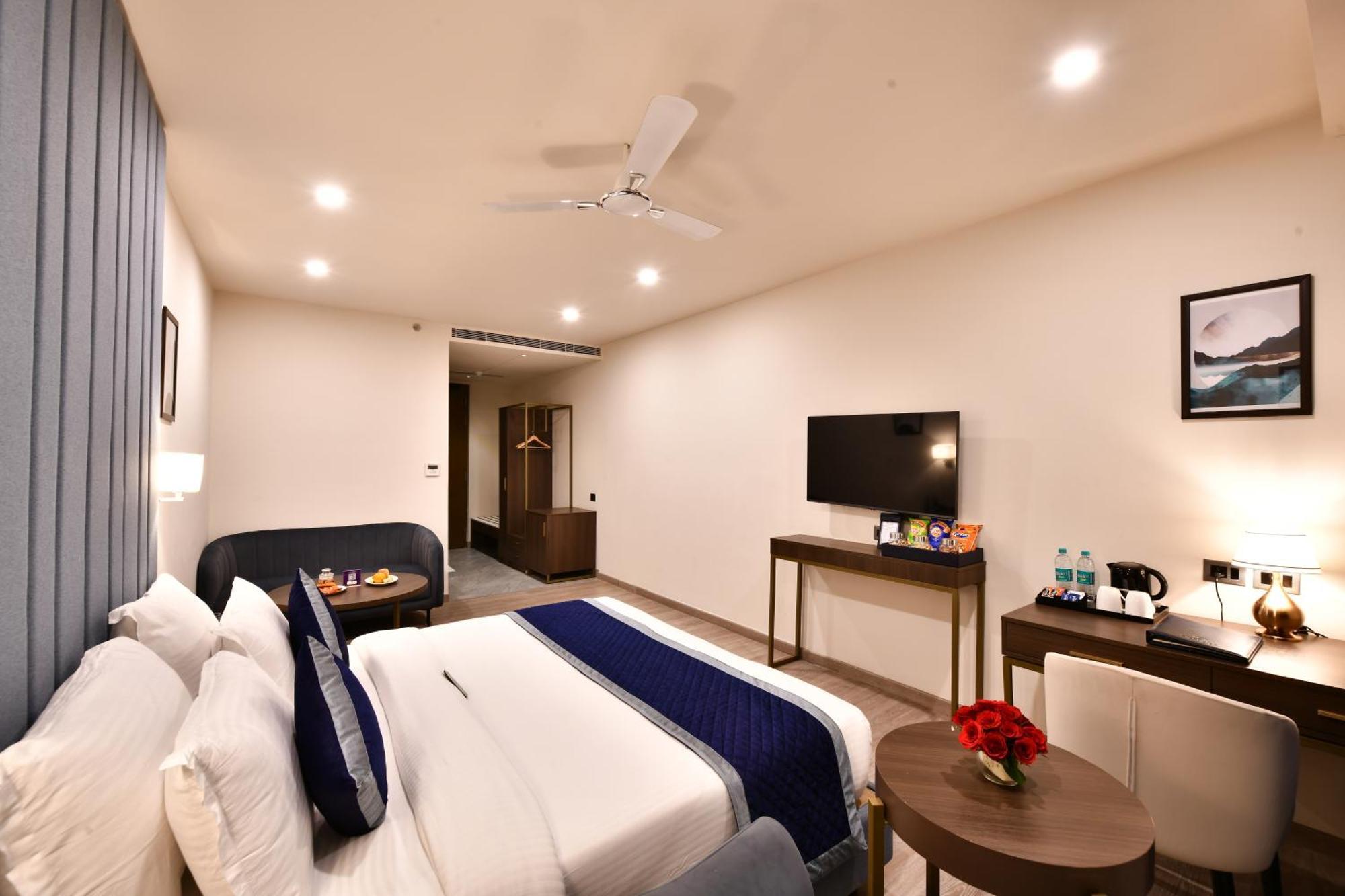 Click Collection Grand Gateway Benares Buitenkant foto